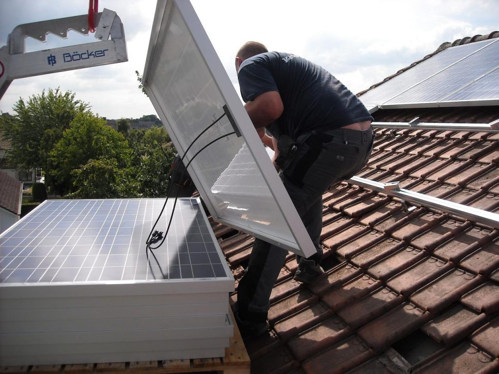 Illustratie met informatie over verwachtingen en eisen bij vacature voor dak- en gevelwerken in de bouw